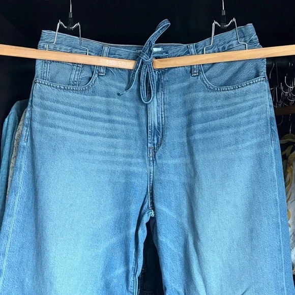 Madewell The Ultimate Wide-leg Jean in Airy Denim- Pickett Wash - Picture 3 of 8